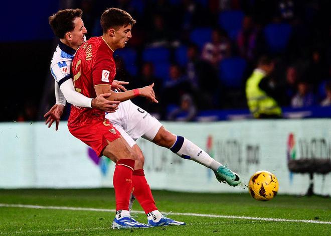 国王杯赛程吃紧；塞维利亚集结日完成体检；球迷炸锅；资深球员宣示担当的简单介绍